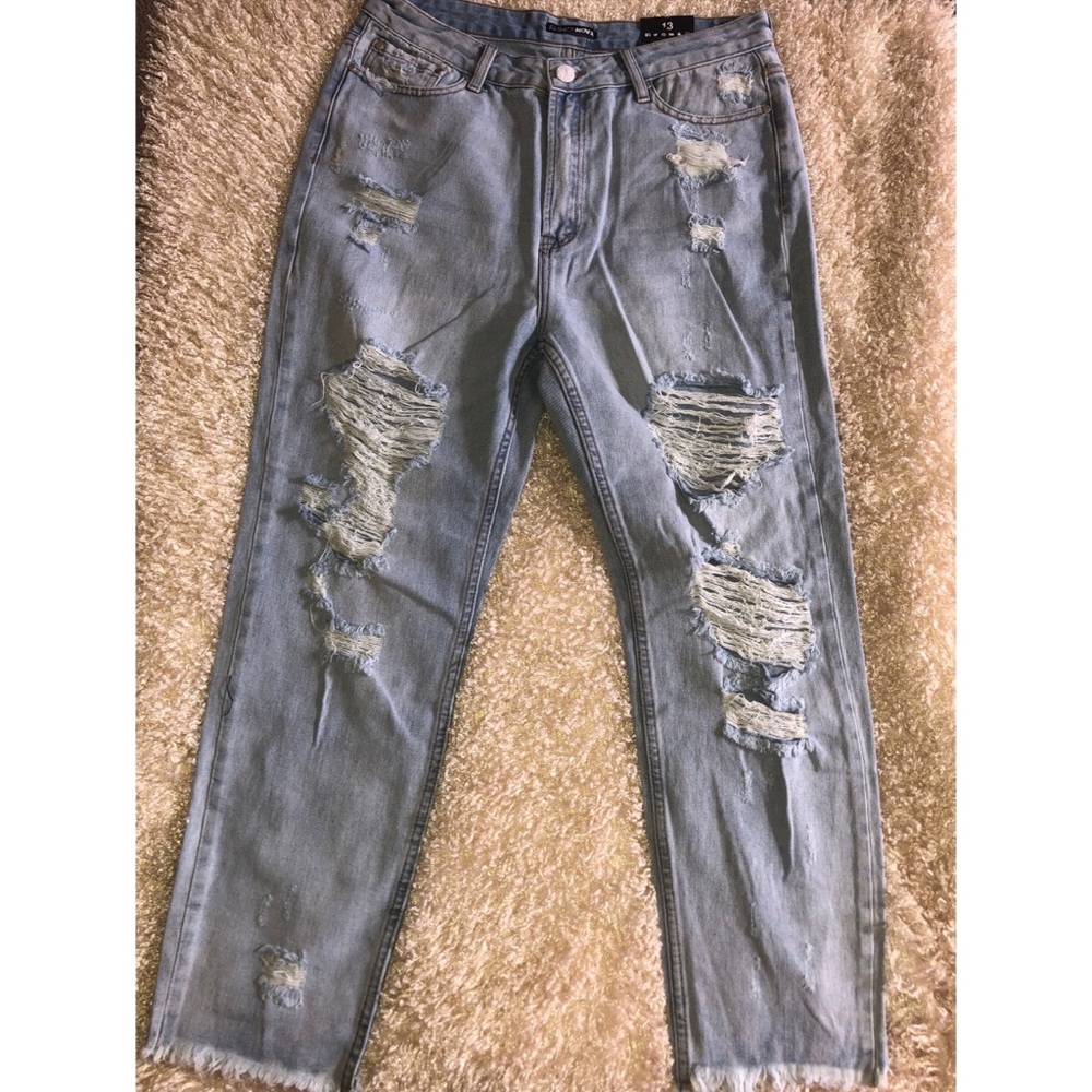 FashionNova highwaisted Boyfriend jeans